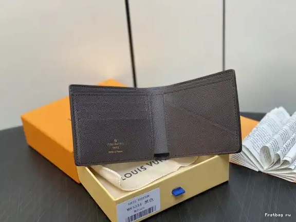 First bag ru VUITTON WALLET-11.5*9*1.5cm LOUIS MULTIPLE 0601
